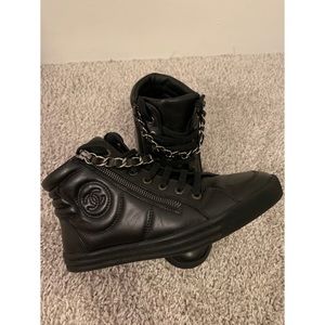 CHANEL Women's Shoes - Like new, very cute! 6.5